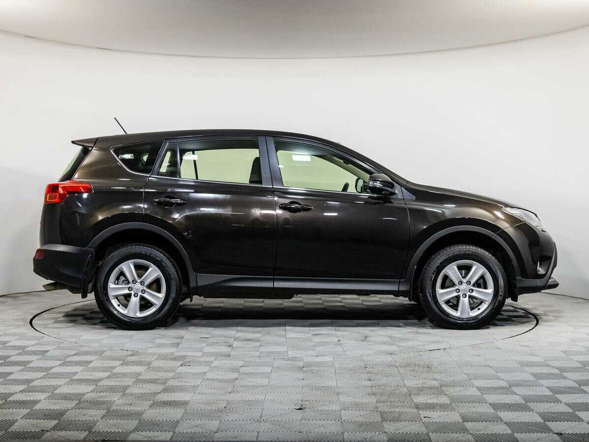 Toyota RAV4 с пробегом — 2014 год. Фото: #2