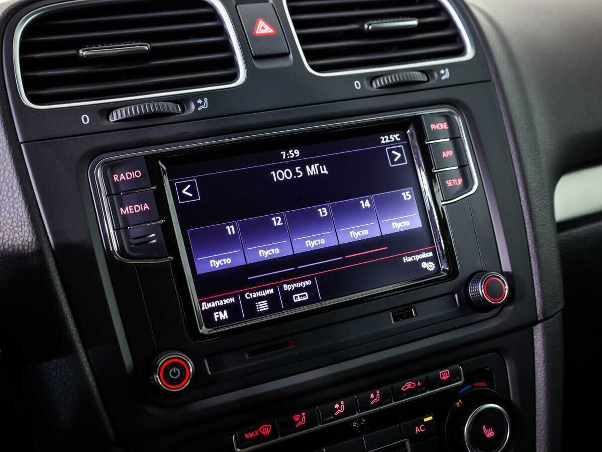 Volkswagen Golf с пробегом — 2012 год. Фото: #12