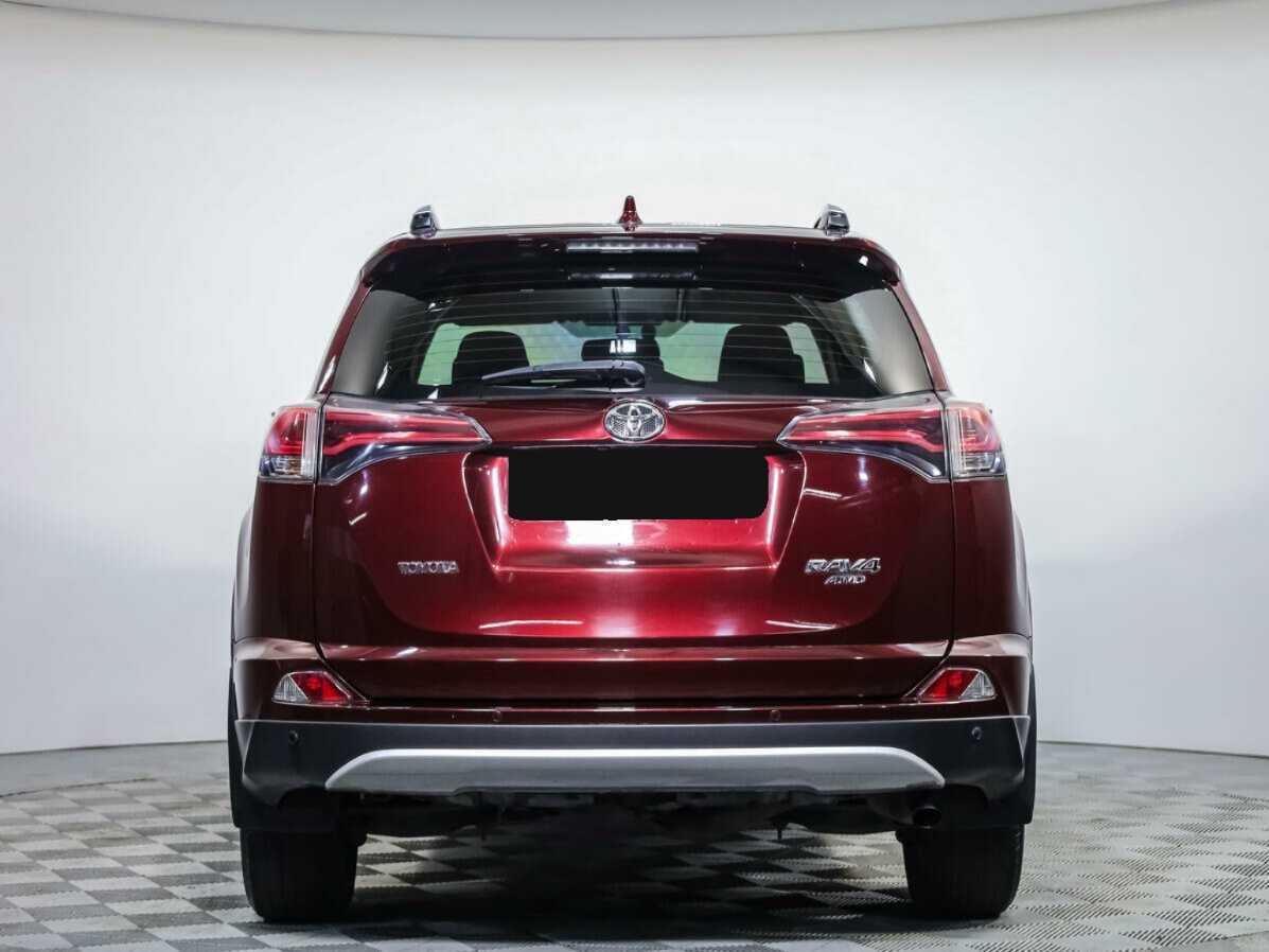 Toyota RAV4 с пробегом — 2015 год. Фото: #4