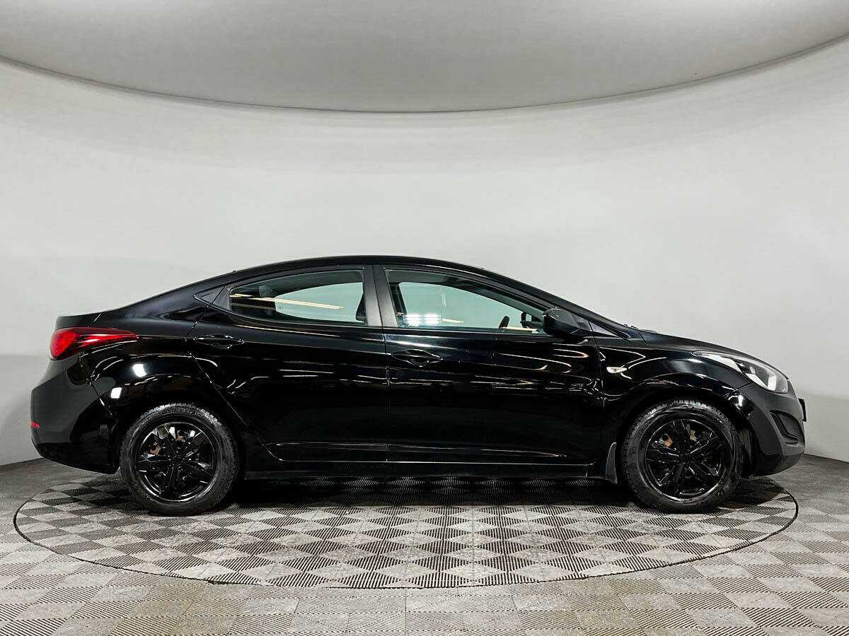 Hyundai Elantra с пробегом — 2015 год. Фото: #3