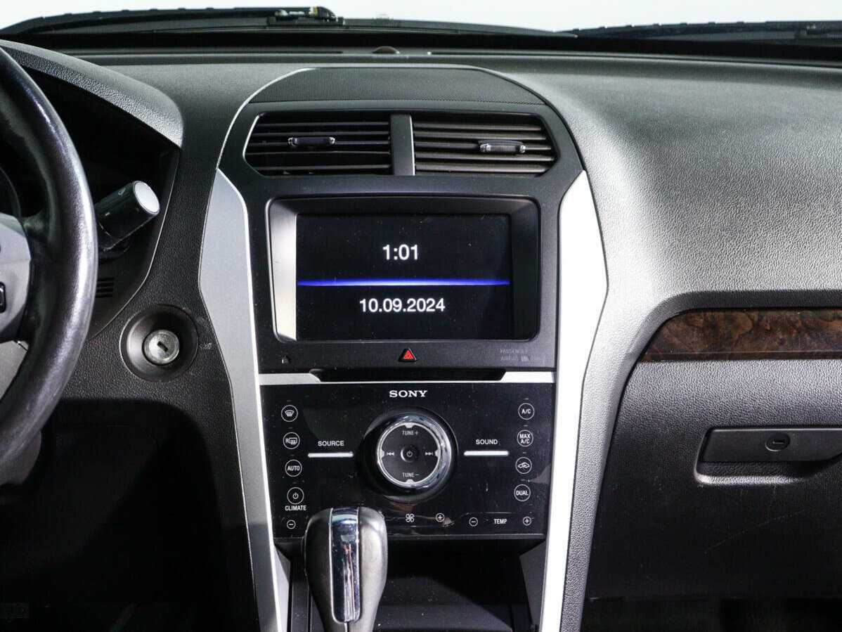 Ford Explorer с пробегом — 2013 год. Фото: #9