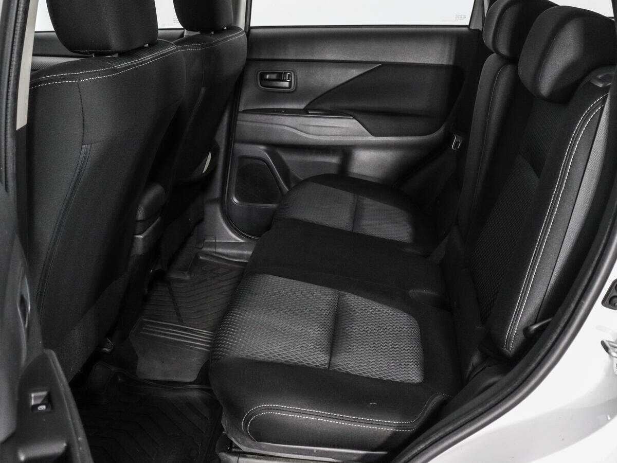 Mitsubishi Outlander с пробегом — 2018 год. Фото: #9