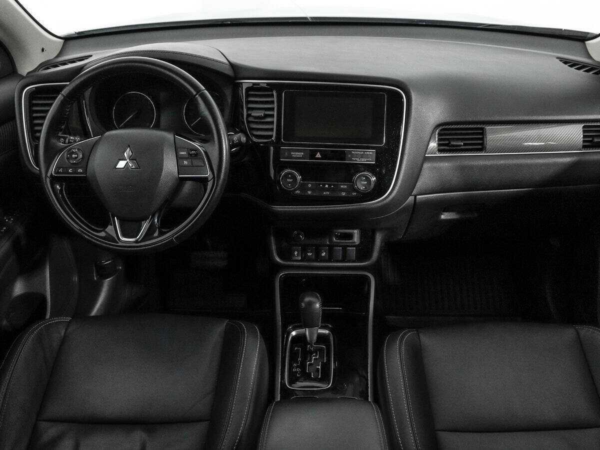 Mitsubishi Outlander с пробегом — 2019 год. Фото: #9