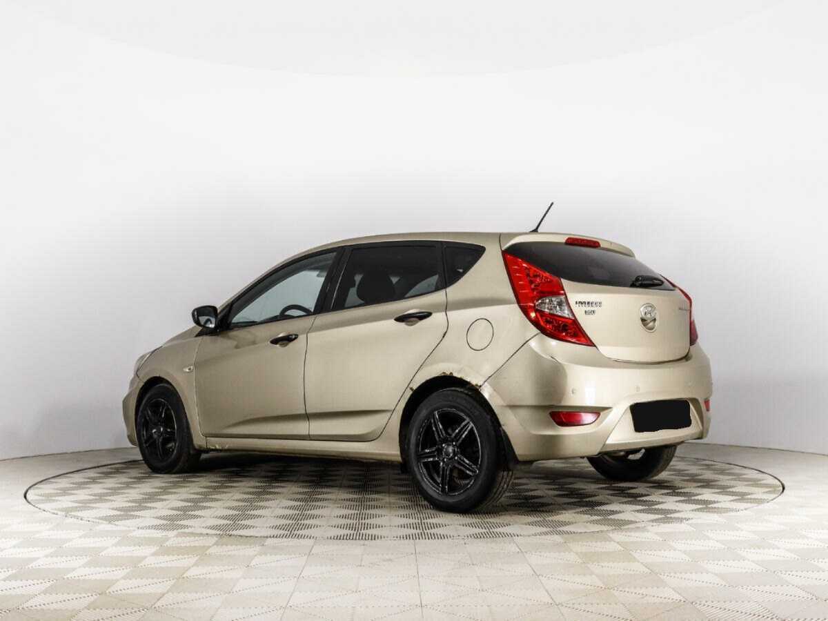 Hyundai Solaris с пробегом — 2013 год. Фото: #6