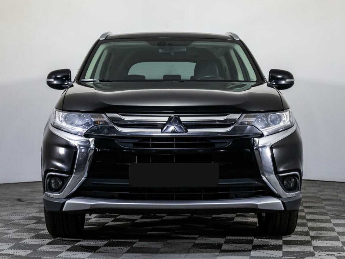 Mitsubishi Outlander с пробегом — 2017 год. Фото: #1