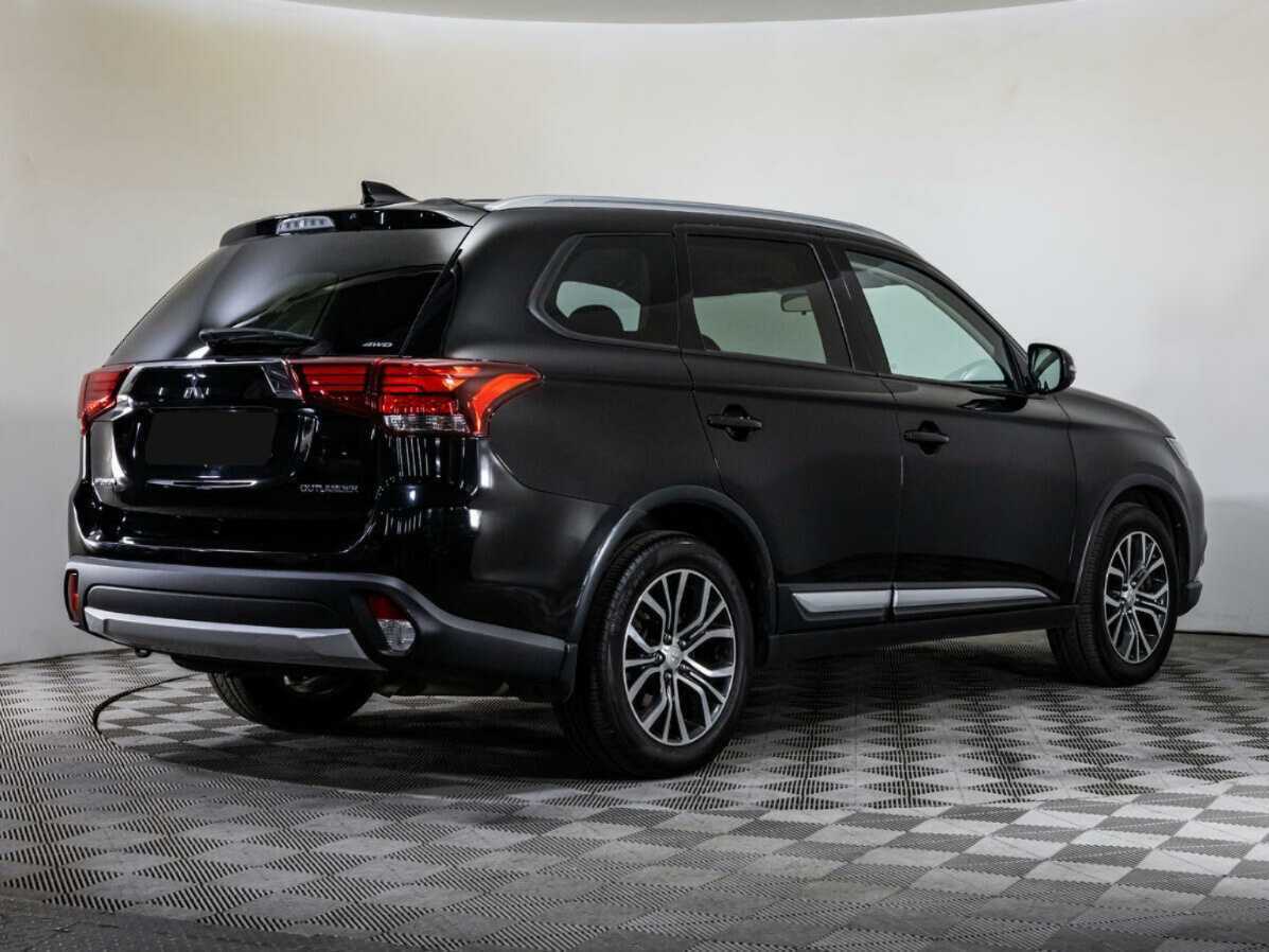 Mitsubishi Outlander с пробегом — 2017 год. Фото: #4