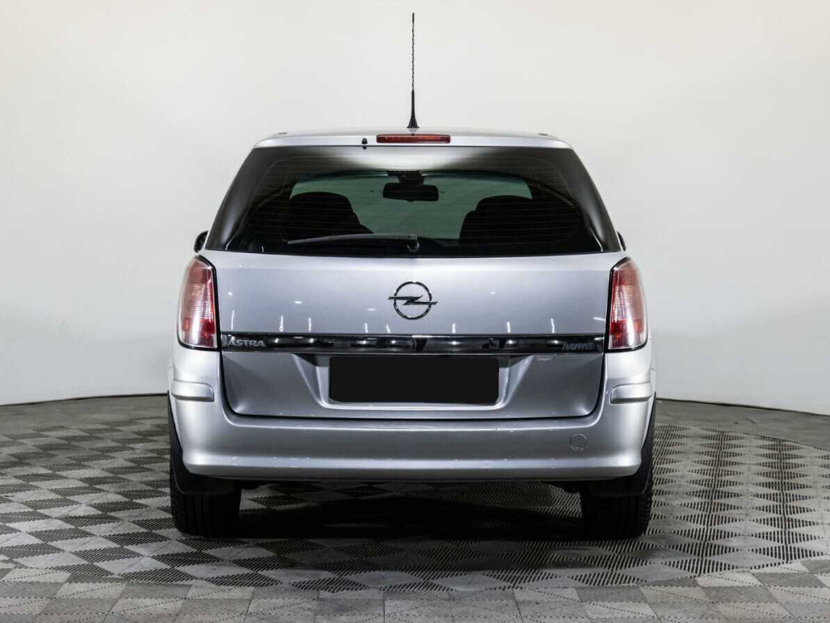 Opel Astra с пробегом — 2012 год. Фото: #5