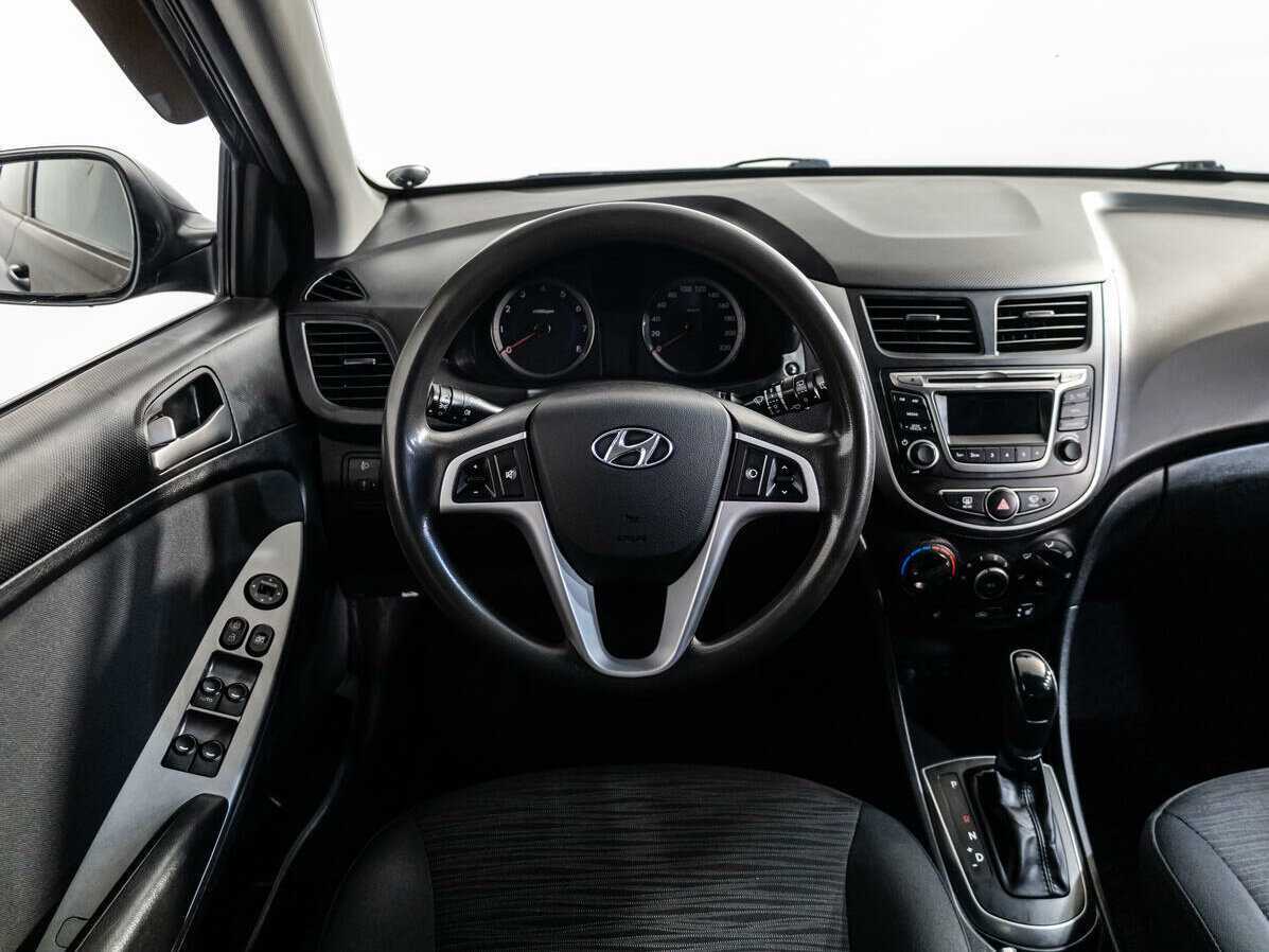 Hyundai Solaris с пробегом — 2014 год. Фото: #13