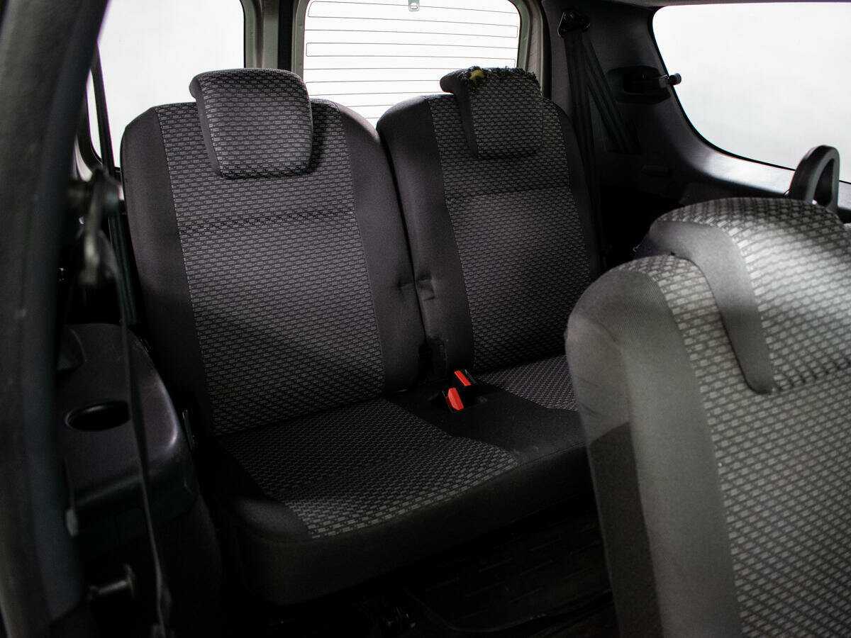 Lada (ВАЗ) Largus с пробегом — 2014 год. Фото: #6