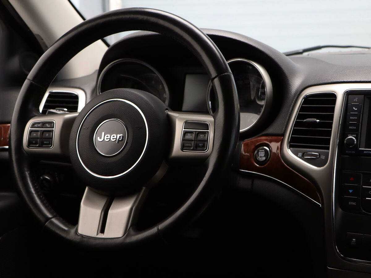Jeep Grand Cherokee с пробегом — 2012 год. Фото: #11