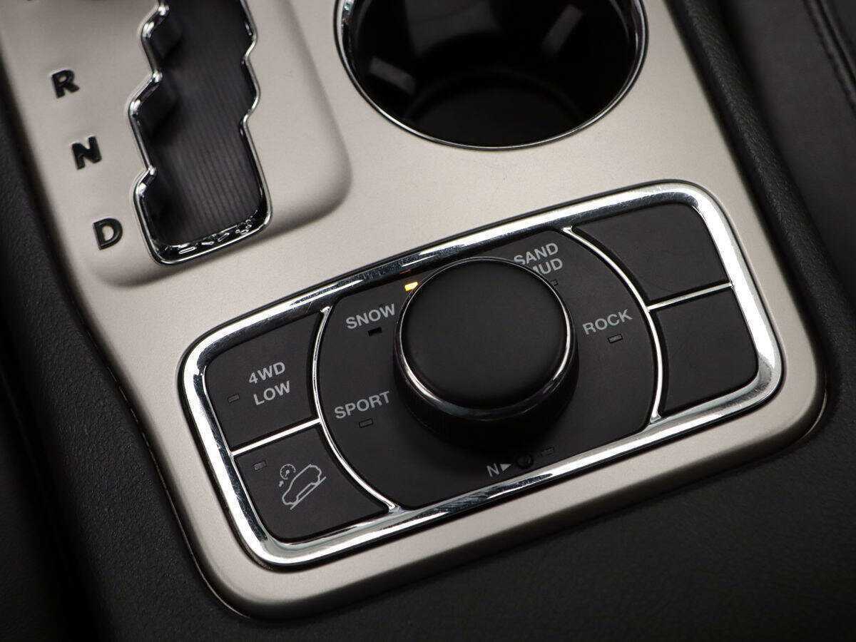 Jeep Grand Cherokee с пробегом — 2012 год. Фото: #12