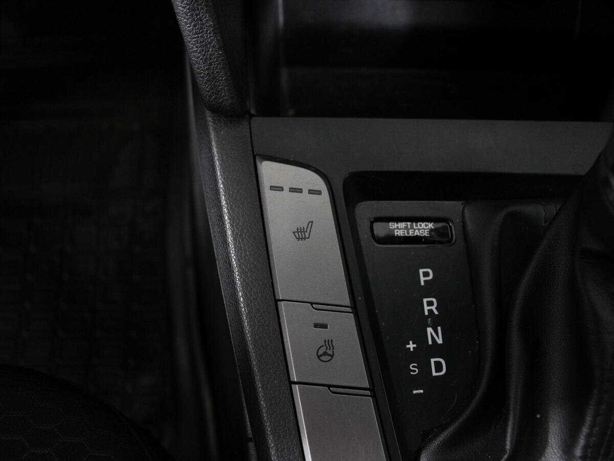 Hyundai Elantra с пробегом — 2020 год. Фото: #14