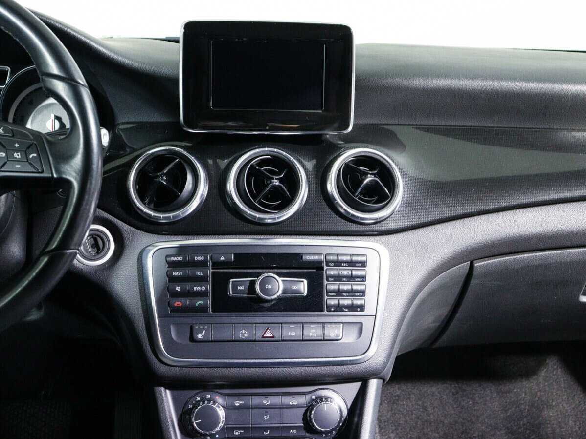 Mercedes-Benz CLA с пробегом — 2013 год. Фото: #12