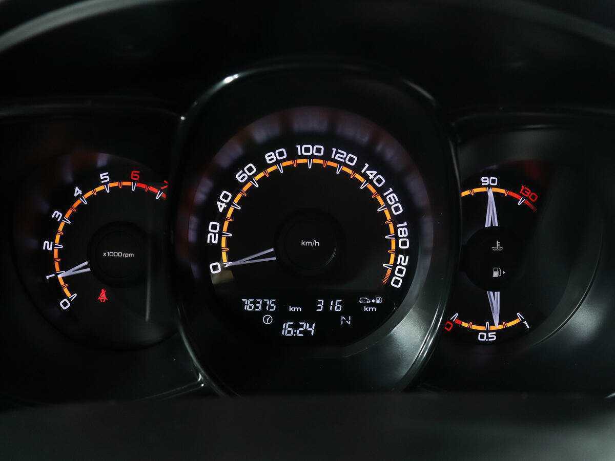 Lada (ВАЗ) Vesta с пробегом — 2019 год. Фото: #8