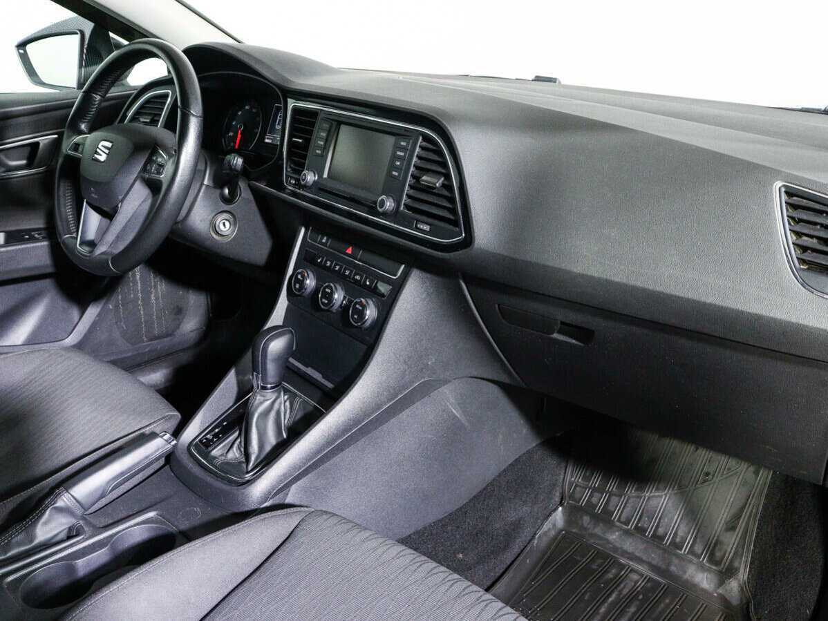 SEAT Leon с пробегом — 2013 год. Фото: #6