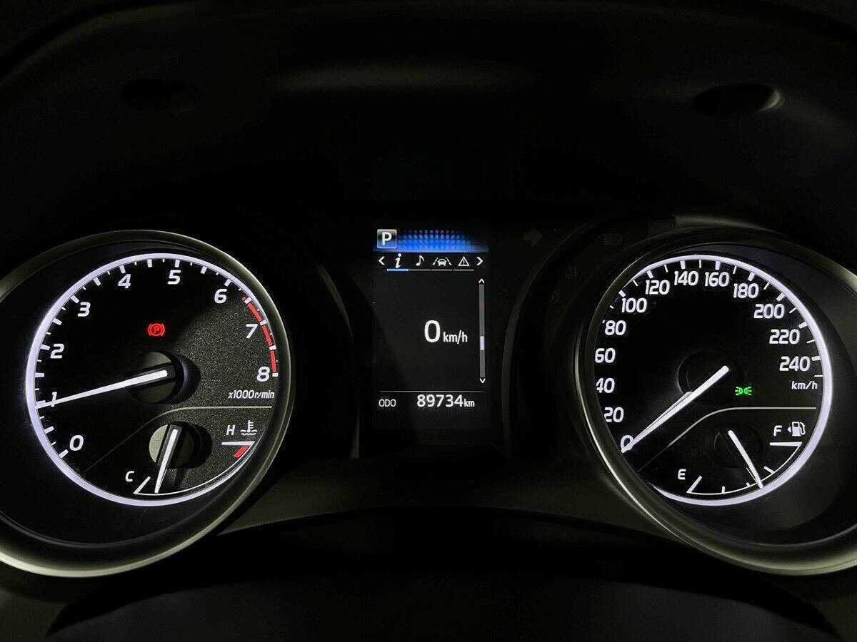Toyota Camry с пробегом — 2019 год. Фото: #8