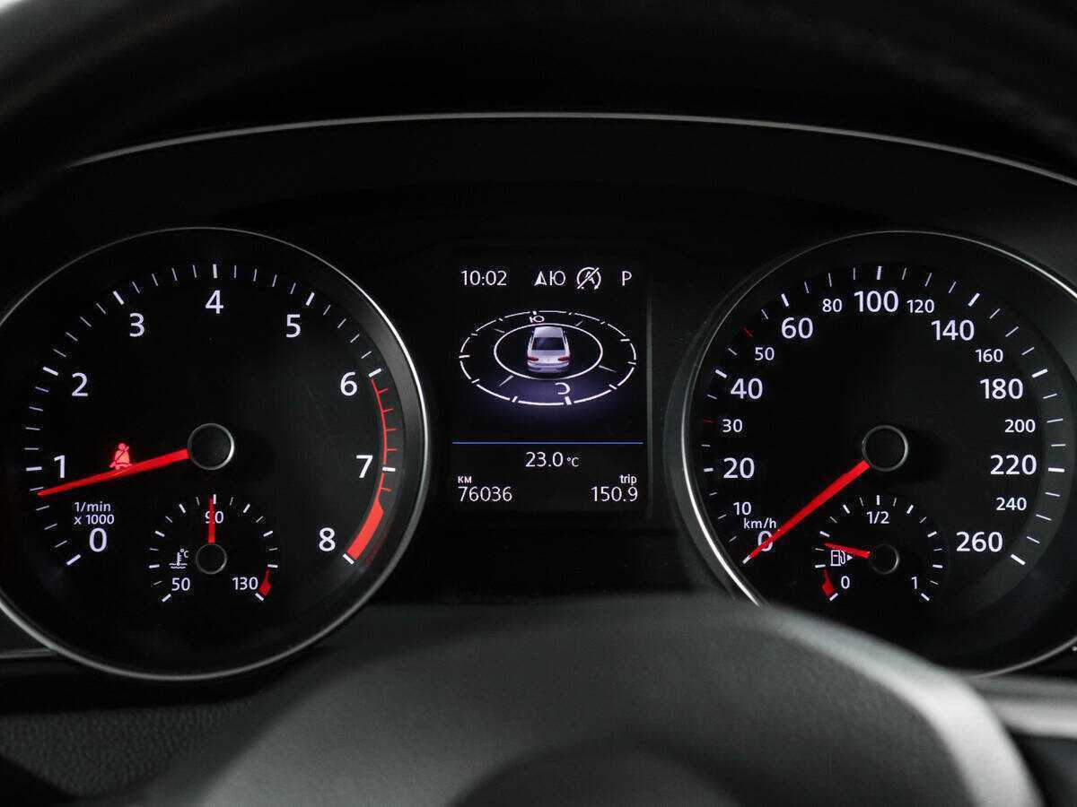 Volkswagen Passat с пробегом — 2020 год. Фото: #10