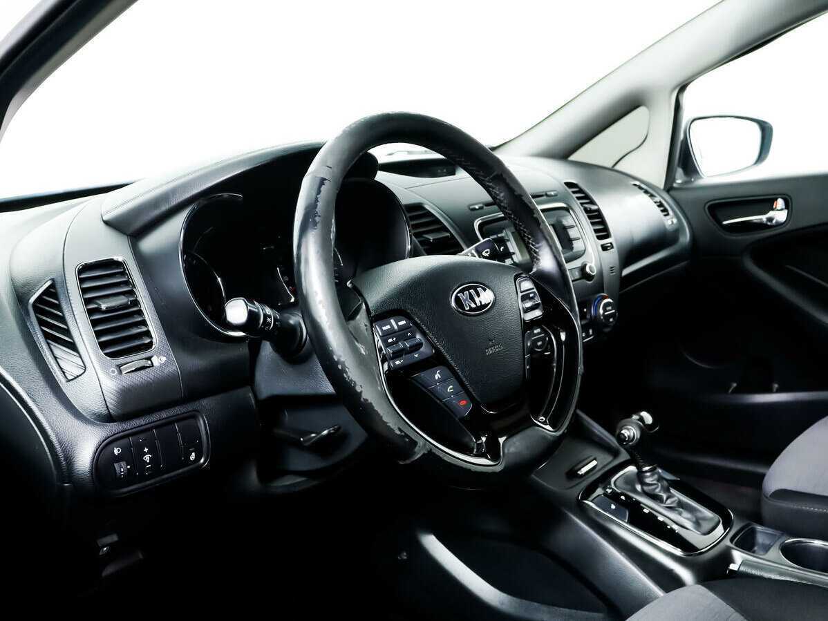Kia Cerato с пробегом — 2017 год. Фото: #12