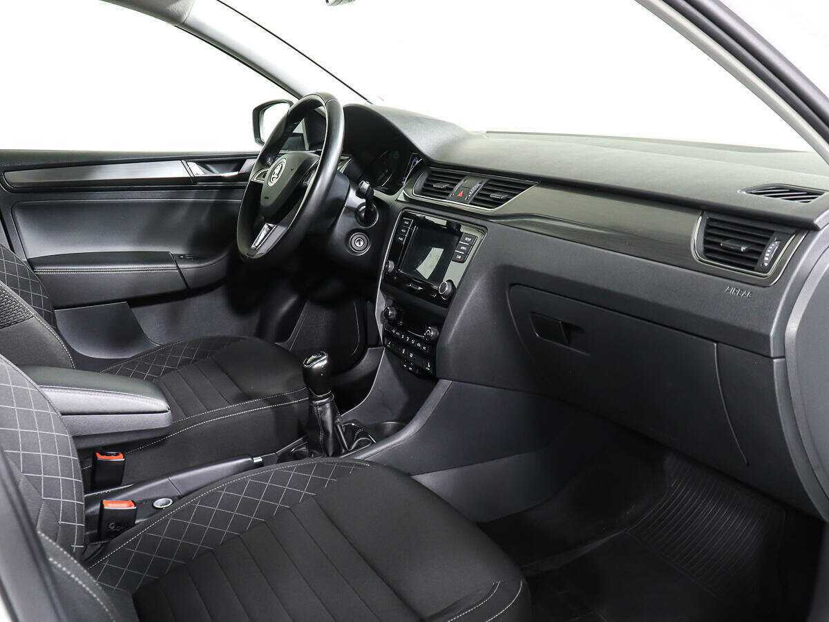 Skoda Rapid с пробегом — 2018 год. Фото: #7