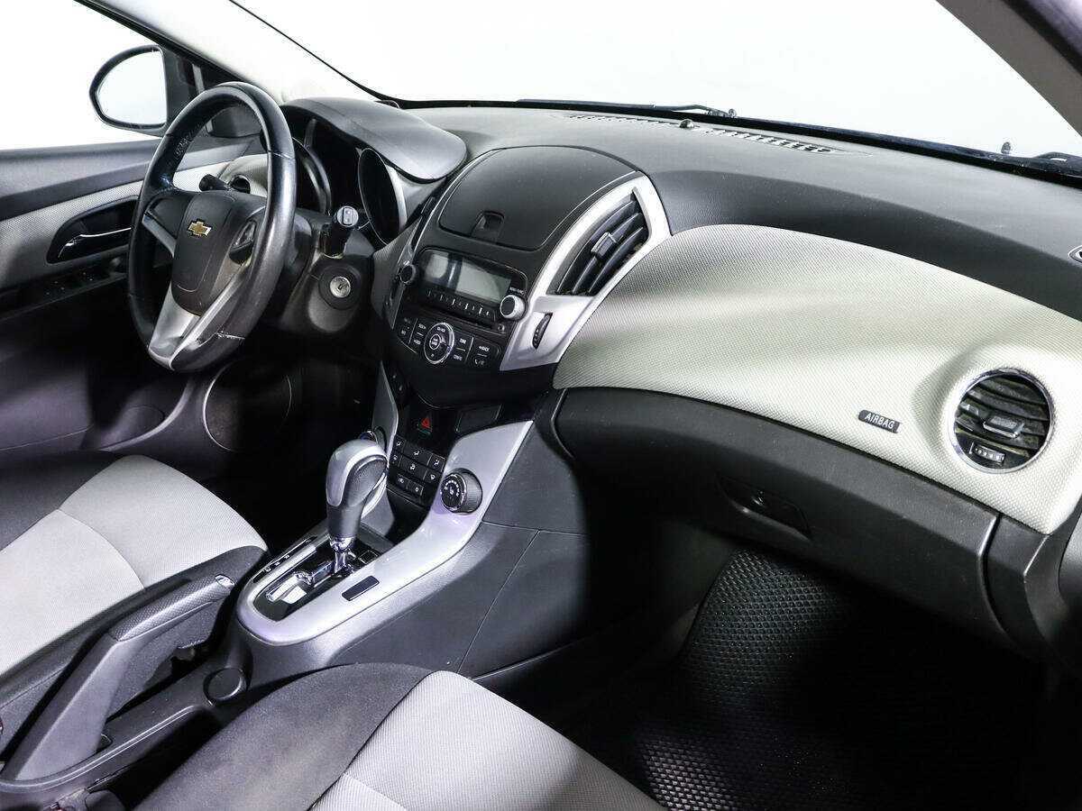 Chevrolet Cruze с пробегом — 2014 год. Фото: #6