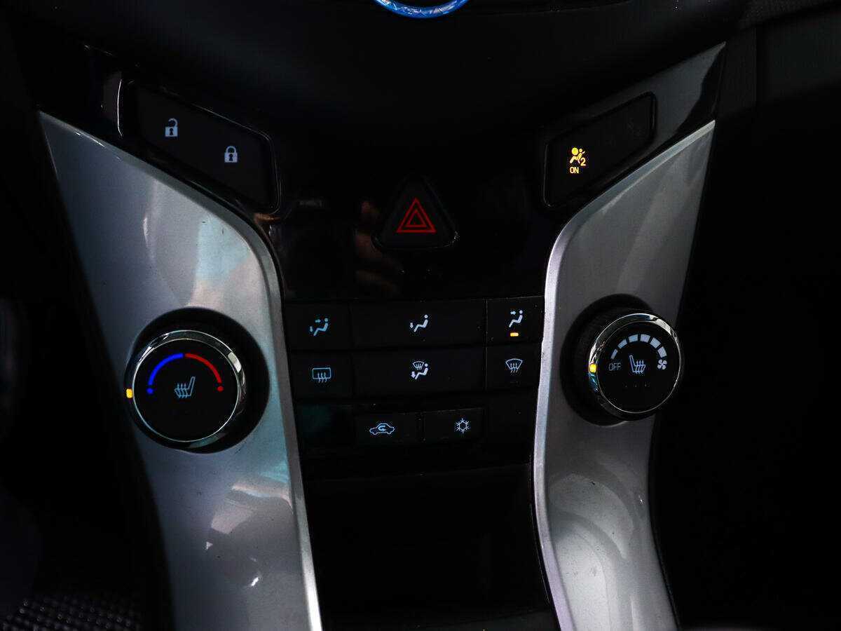 Chevrolet Cruze с пробегом — 2014 год. Фото: #12