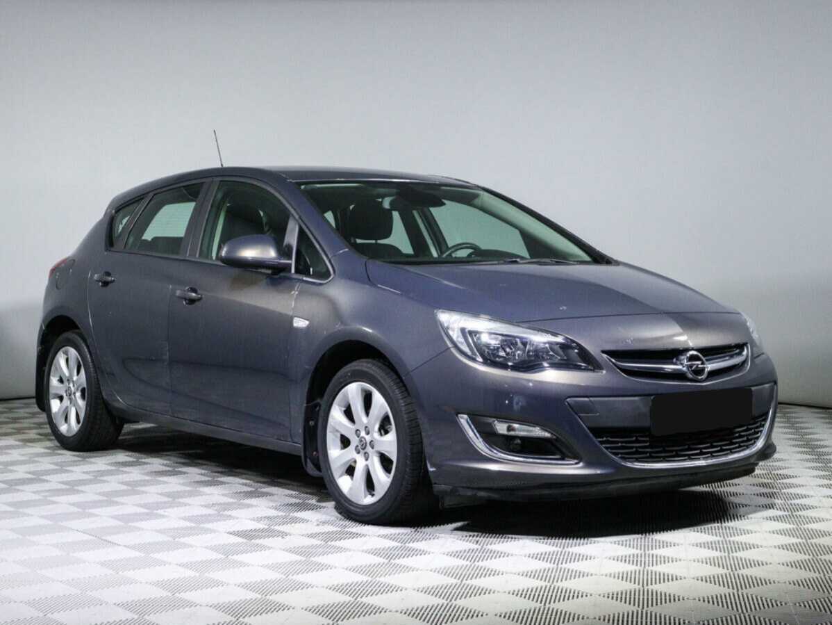Opel Astra с пробегом — 2012 год. Фото: #2