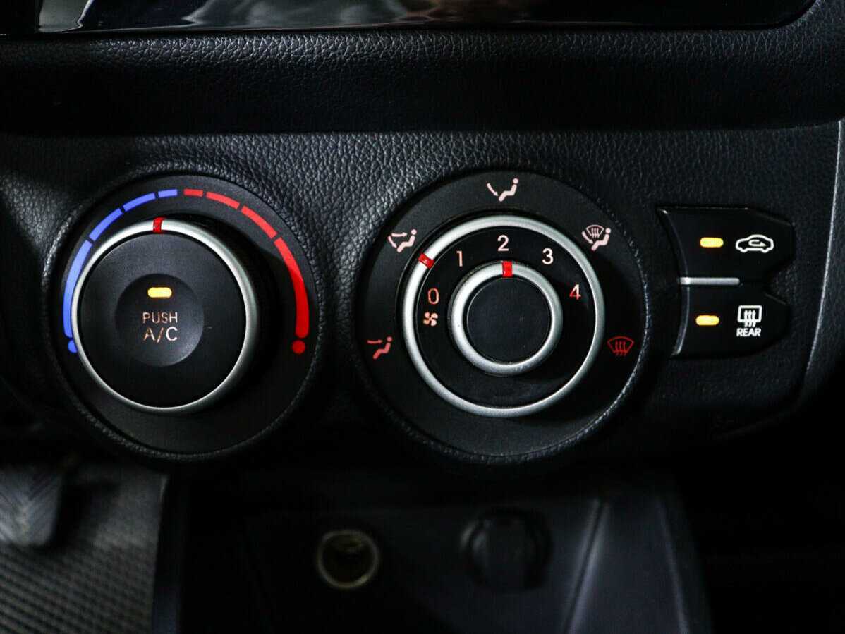 Kia Rio с пробегом — 2012 год. Фото: #10