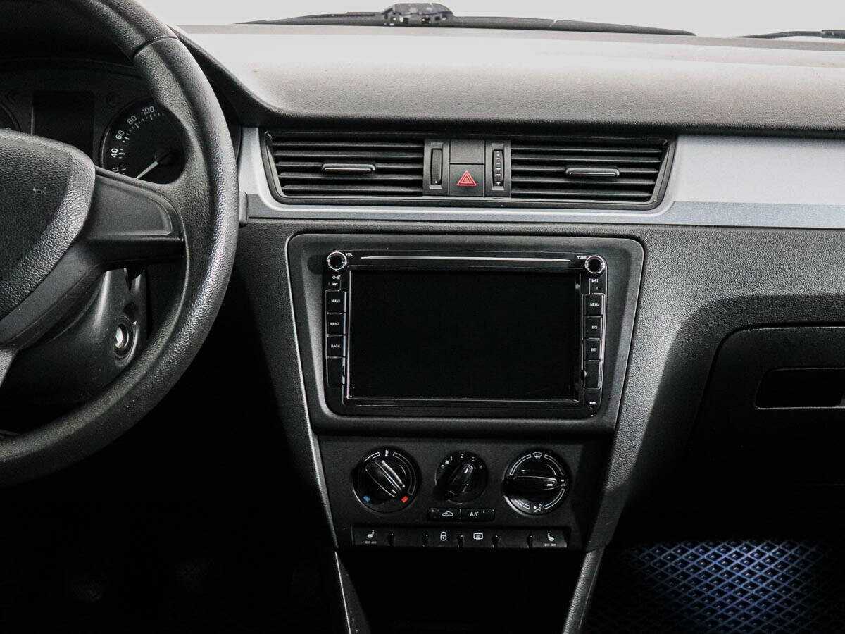 Skoda Rapid с пробегом — 2014 год. Фото: #11