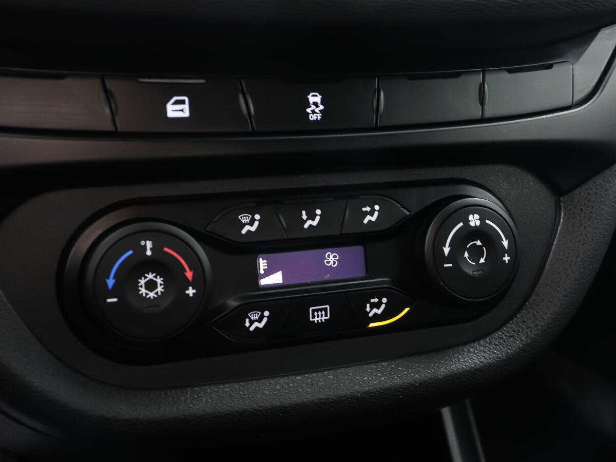 Lada (ВАЗ) Vesta с пробегом — 2016 год. Фото: #14