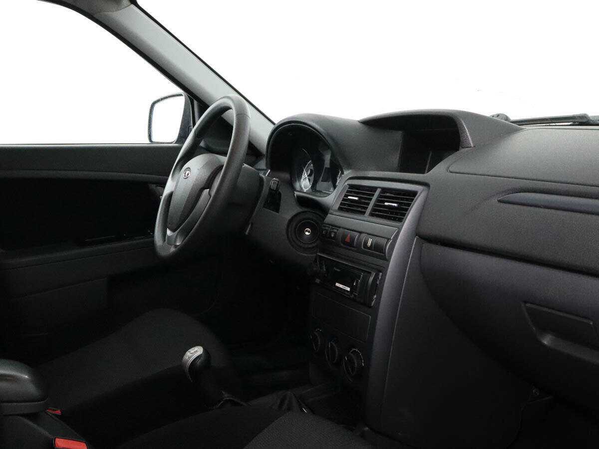 Lada (ВАЗ) Priora с пробегом — 2017 год. Фото: #6