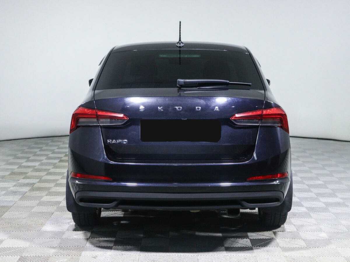 Skoda Rapid с пробегом — 2021 год. Фото: #4