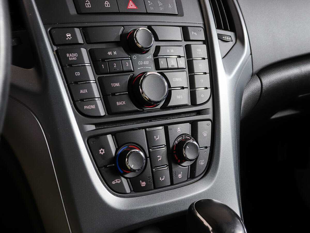 Opel Astra с пробегом — 2012 год. Фото: #15