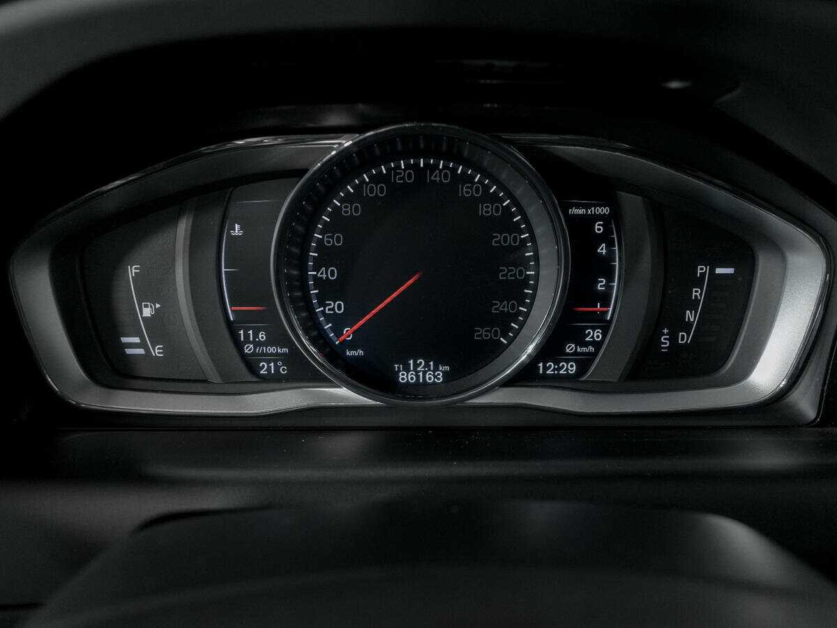 Volvo XC60 с пробегом — 2016 год. Фото: #10