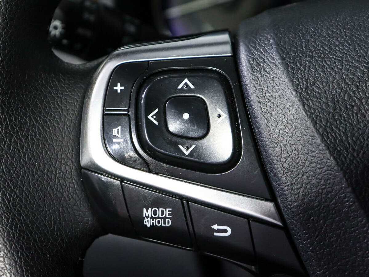 Toyota Camry с пробегом — 2016 год. Фото: #18