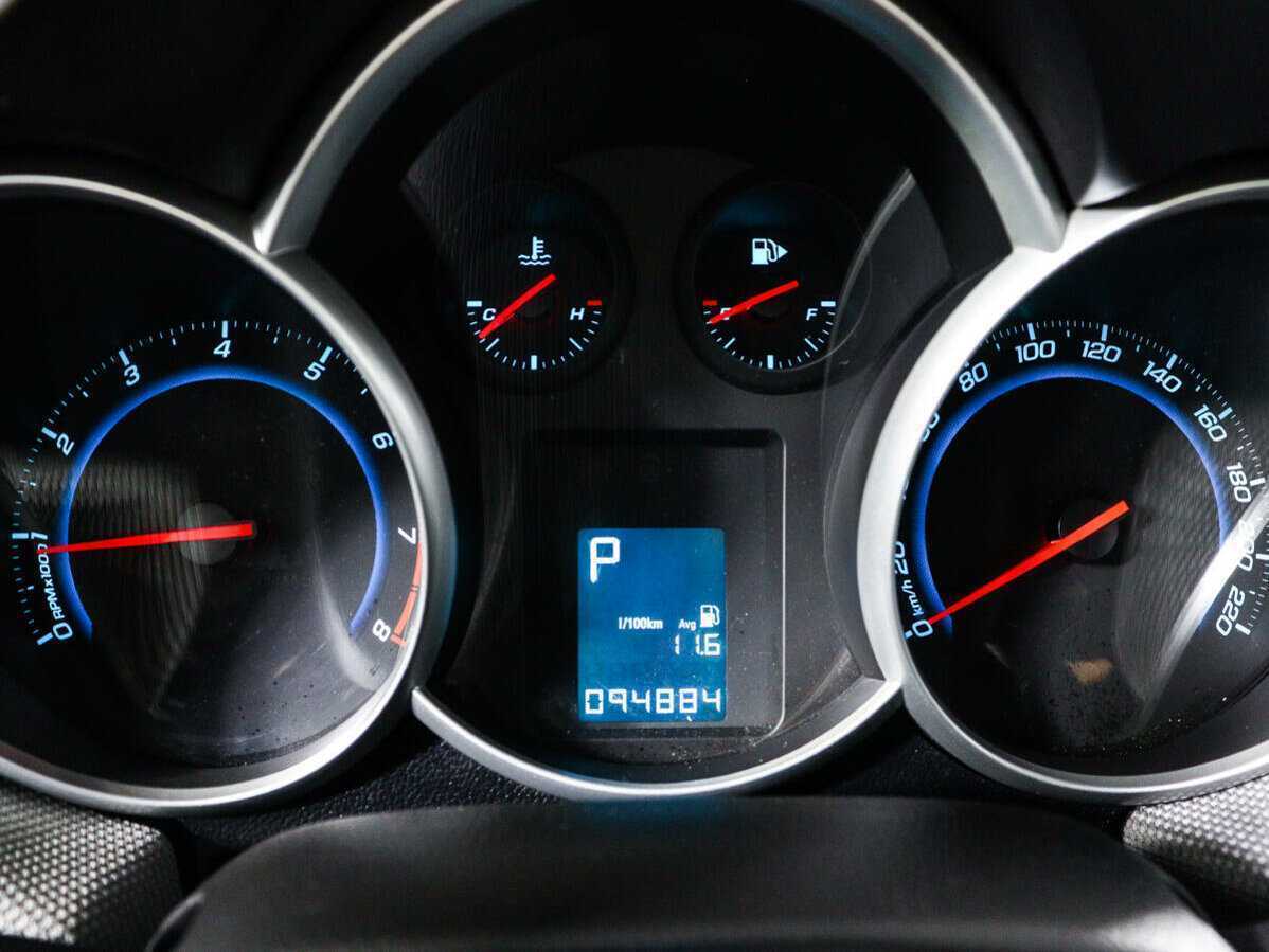 Chevrolet Cruze с пробегом — 2012 год. Фото: #10