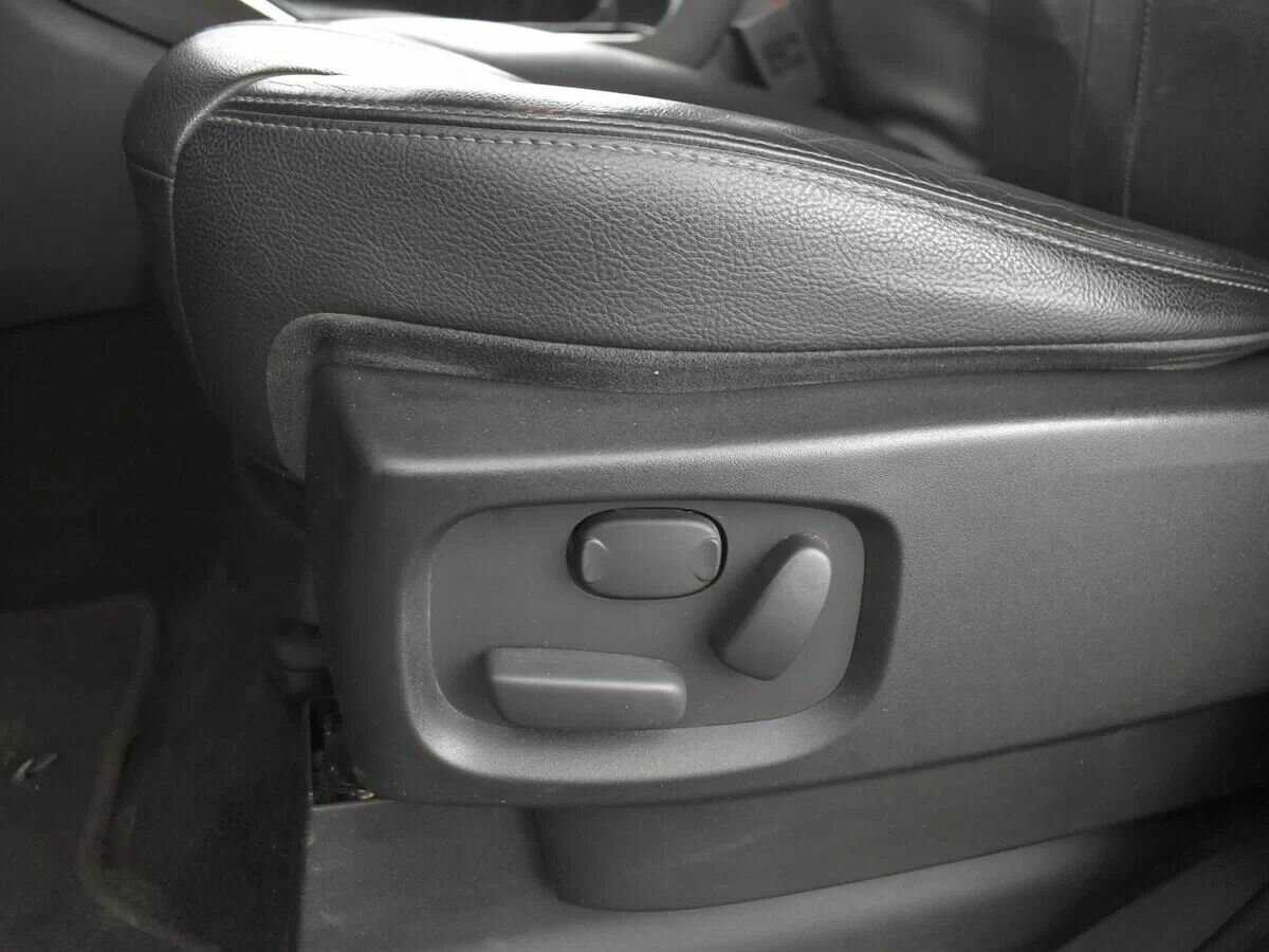 Land Rover Discovery с пробегом — 2014 год. Фото: #19