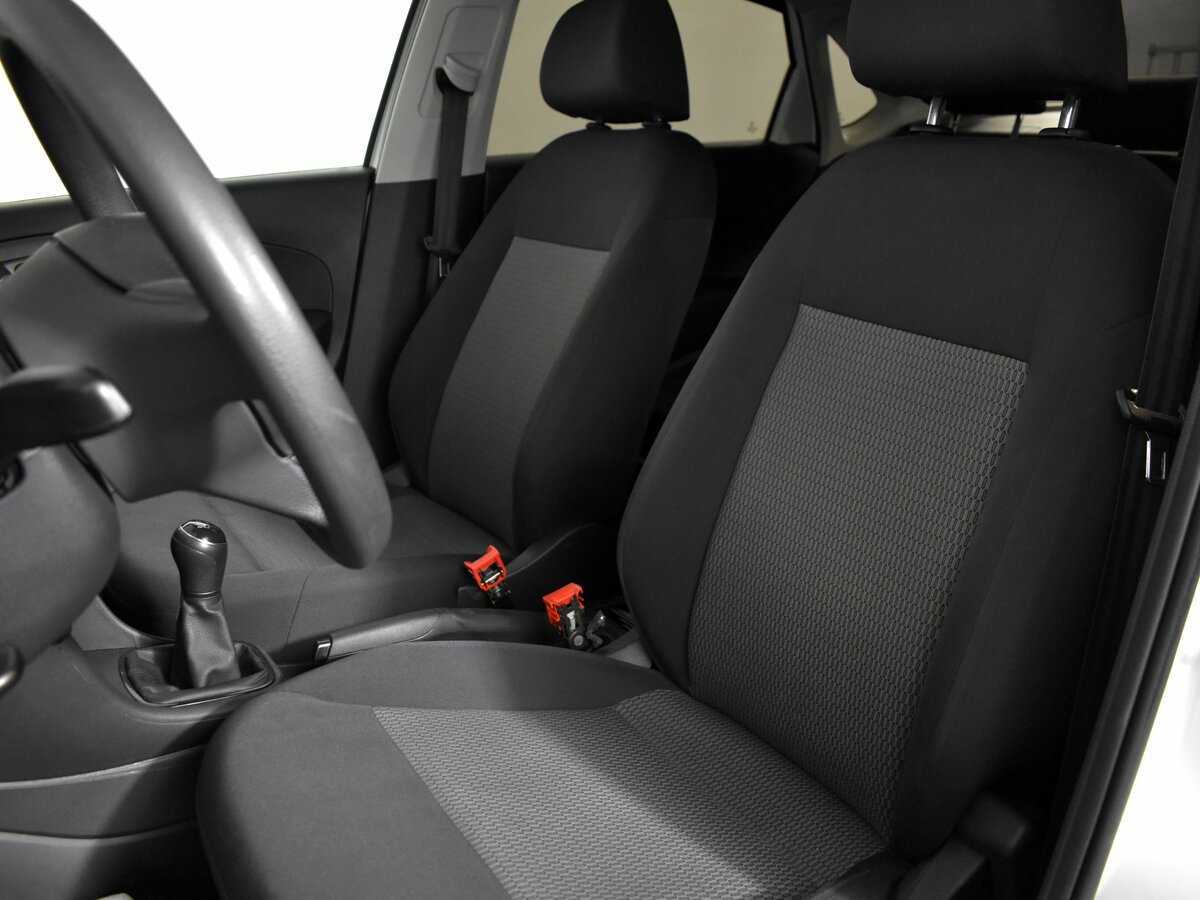 Volkswagen Polo с пробегом — 2014 год. Фото: #9