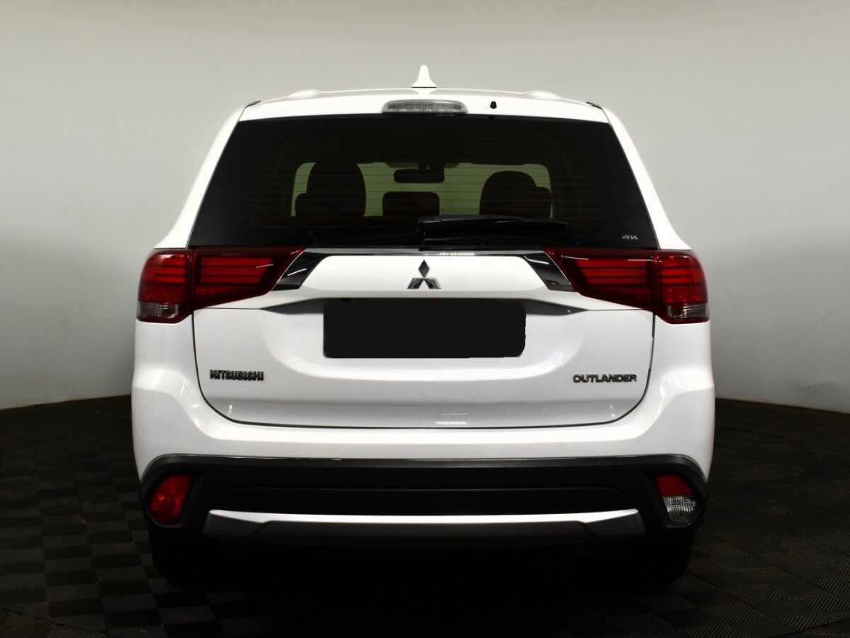Mitsubishi Outlander с пробегом — 2017 год. Фото: #4