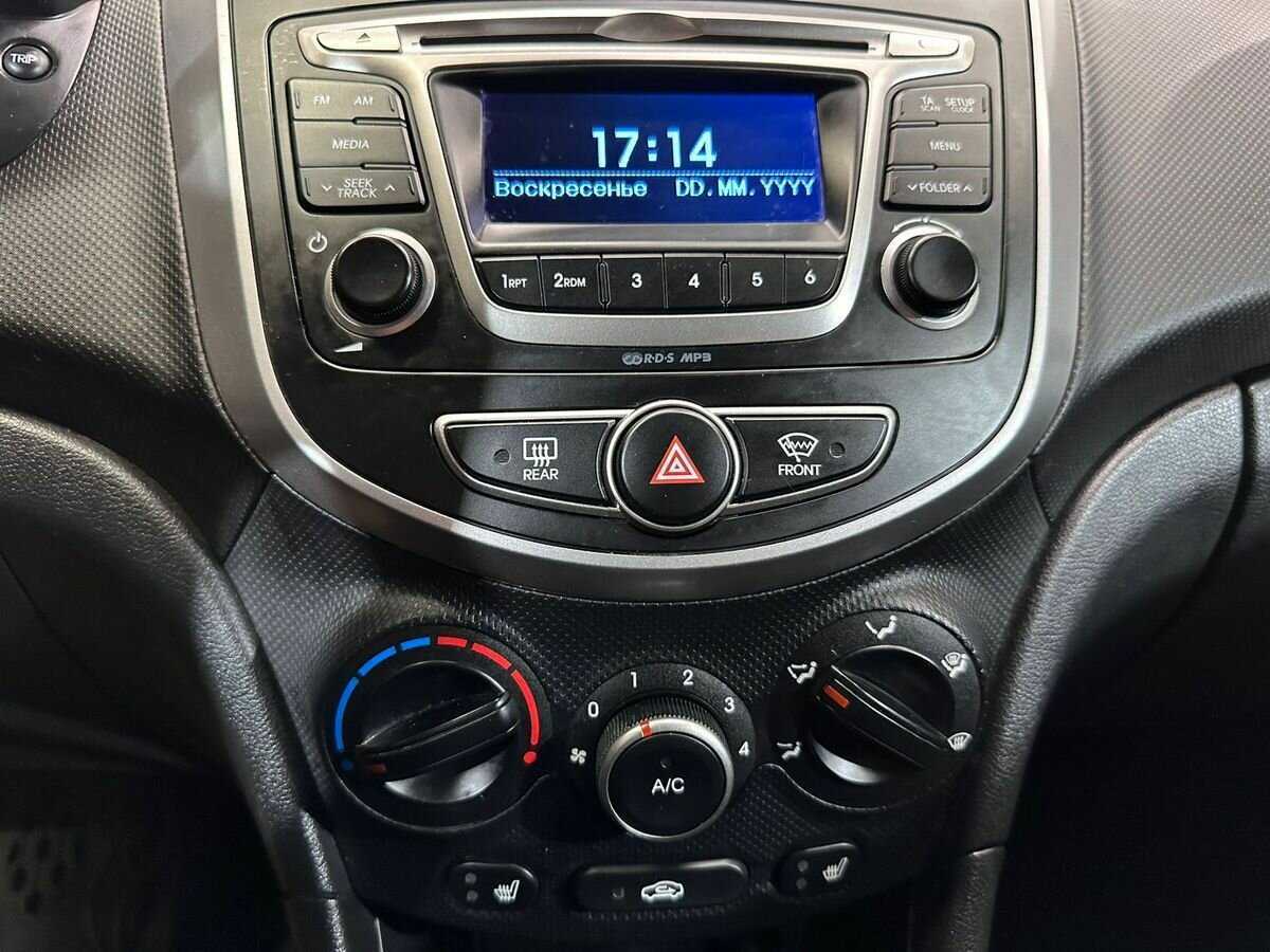 Hyundai Solaris с пробегом — 2015 год. Фото: #12