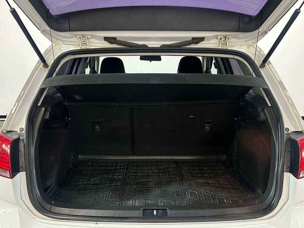 Volkswagen Golf с пробегом — 2013 год. Фото: #14