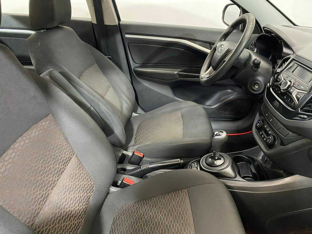 Lada (ВАЗ) Vesta с пробегом — 2016 год. Фото: #9