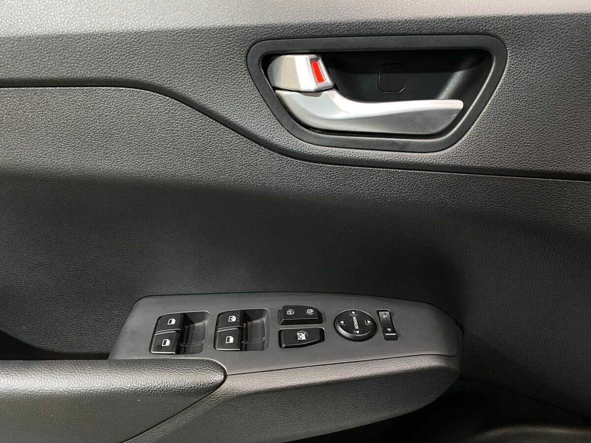 Hyundai Solaris с пробегом — 2020 год. Фото: #17