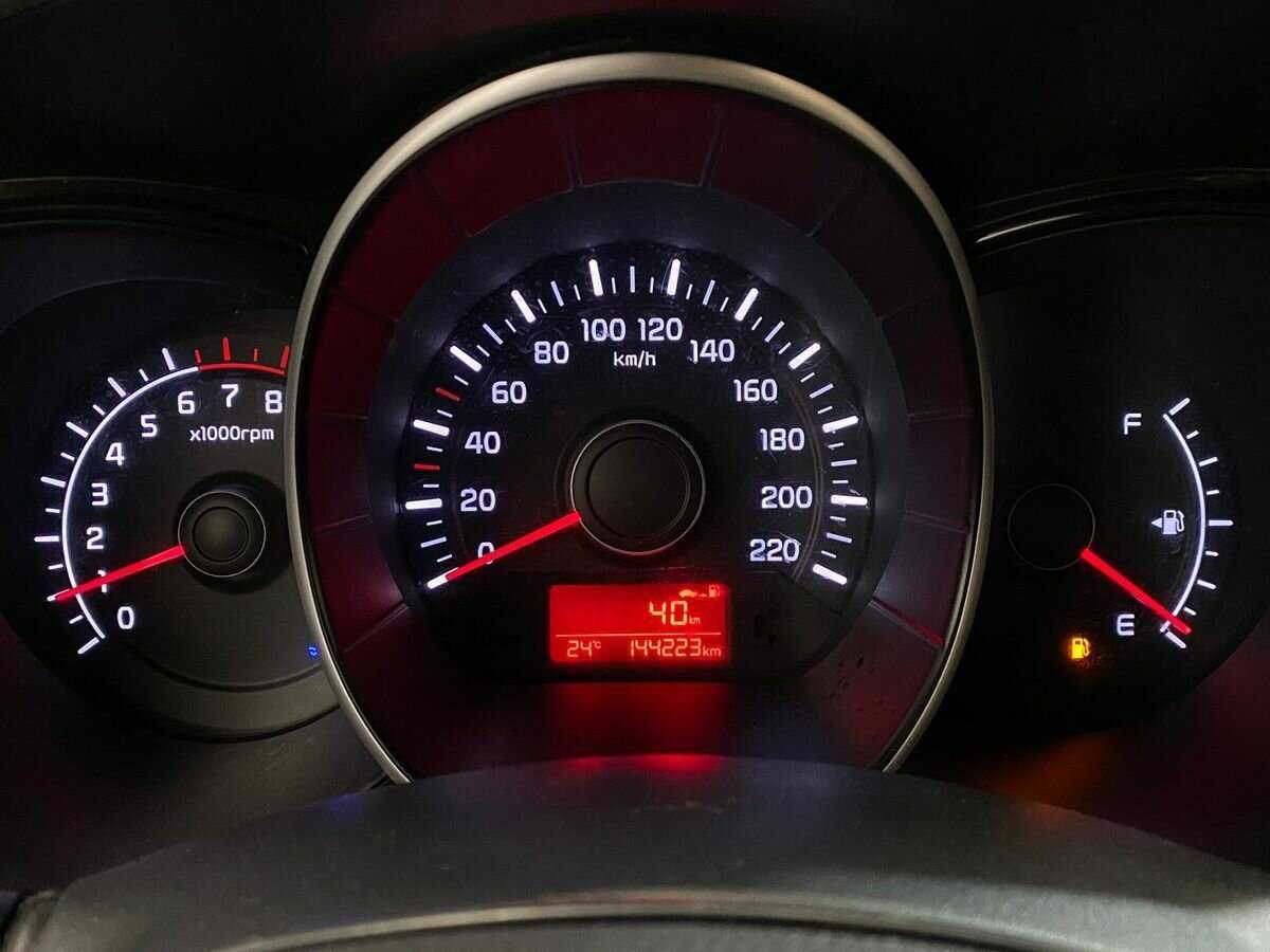 Kia Rio с пробегом — 2015 год. Фото: #12