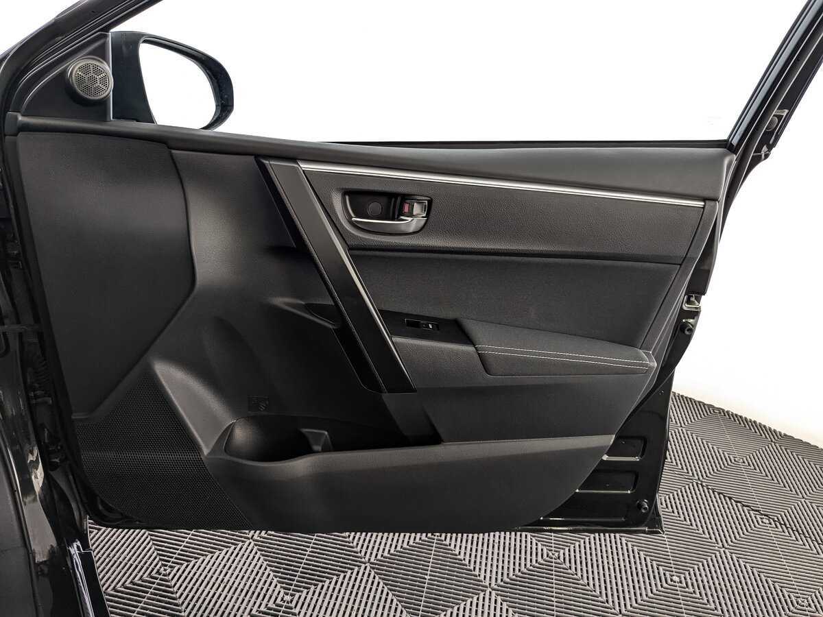 Toyota Corolla с пробегом — 2017 год. Фото: #20