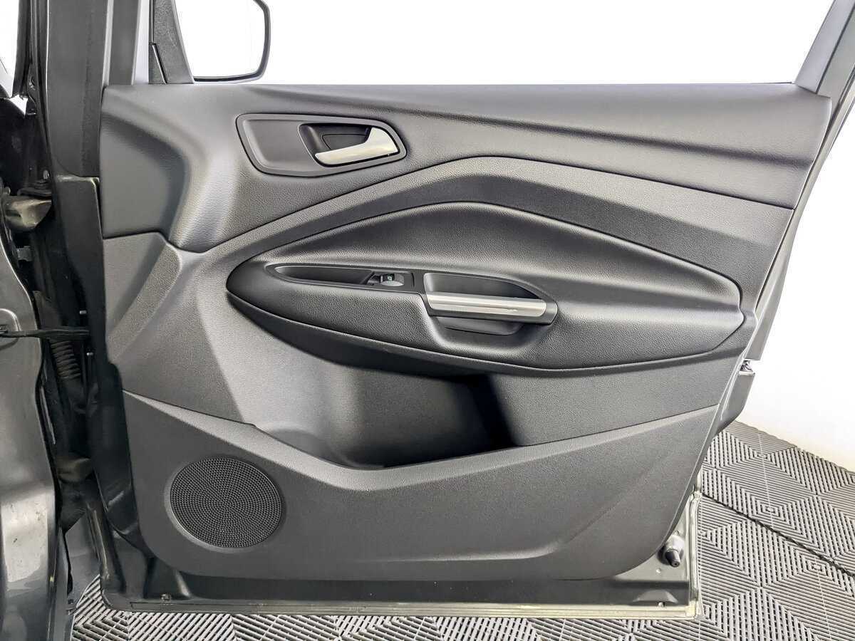 Ford Kuga с пробегом — 2018 год. Фото: #19