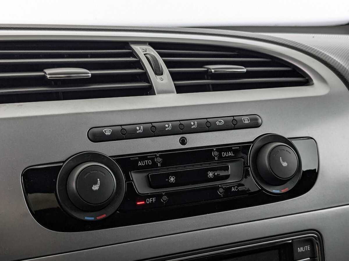 SEAT Leon с пробегом — 2012 год. Фото: #16