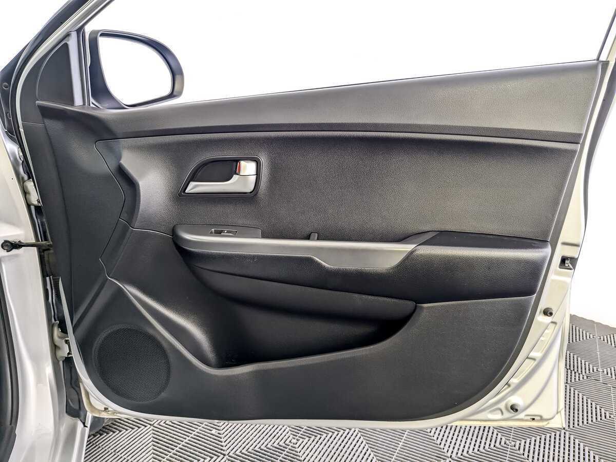 Kia Rio с пробегом — 2016 год. Фото: #19