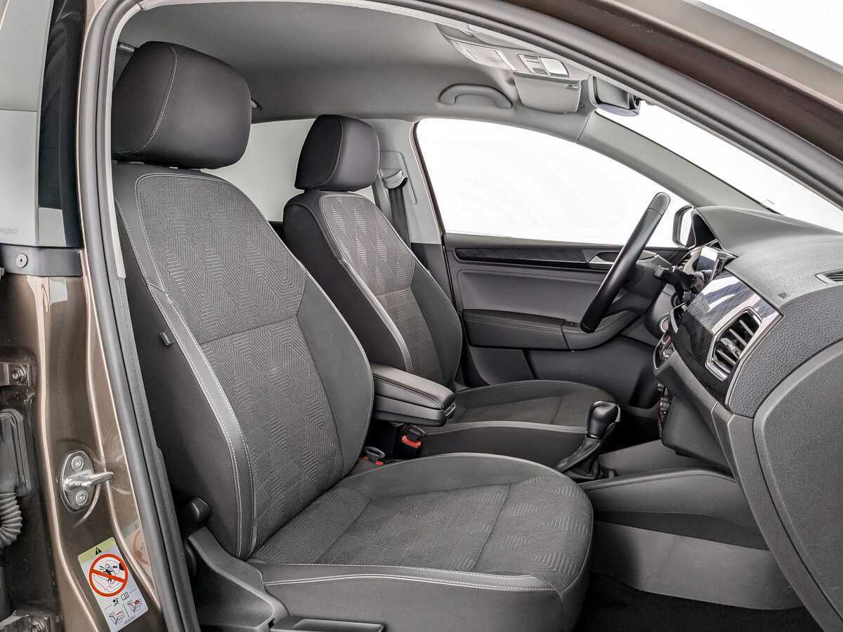 Volkswagen Polo с пробегом — 2020 год. Фото: #18