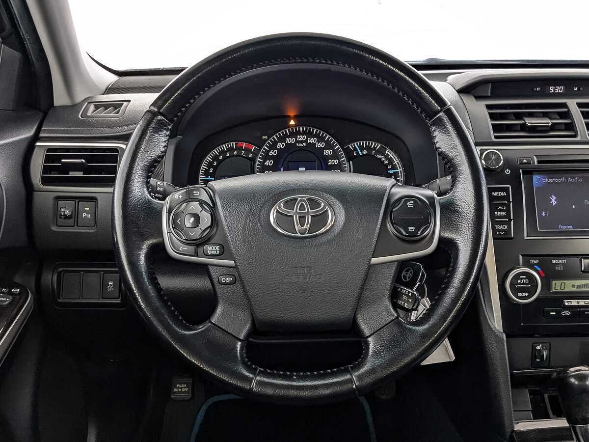 Toyota Camry с пробегом — 2014 год. Фото: #17