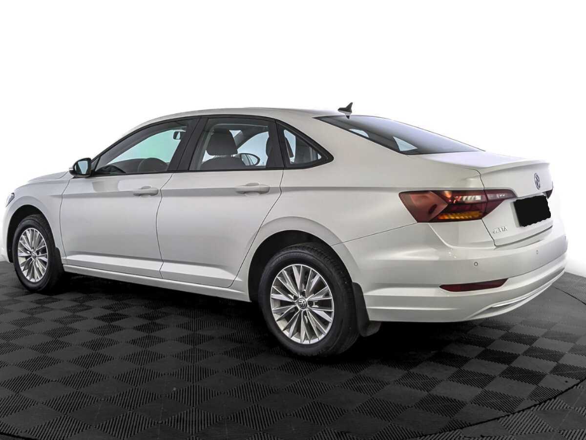 Volkswagen Jetta с пробегом — 2020 год. Фото: #6